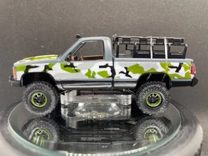 M2 MACHINES 1998 GMC SIERRA 1500 4X4 - Removable Racks - Loose - 1/64 - Picture 1 of 9