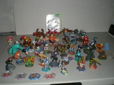 Skylanders Lote de 45 Figuras y Accesorios — Serie Mixta Foto 1 de 4