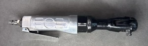 "Llave de trinquete neumática central de 3/8"" funcionando" - Imagen 1 de 17