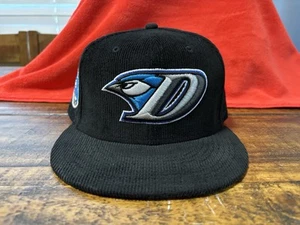 Cappello Dunedin Blue Jays nero argento velluto a coste New Era aderente 7 3/4 grigio UV Toronto - Foto 1 di 21