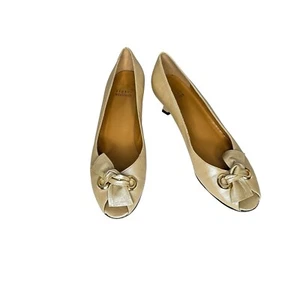 Stuart Weitzman Taupe Pearlized Leather Peep Toe Kitten Heels w/Bow 7.5N - Picture 1 of 10