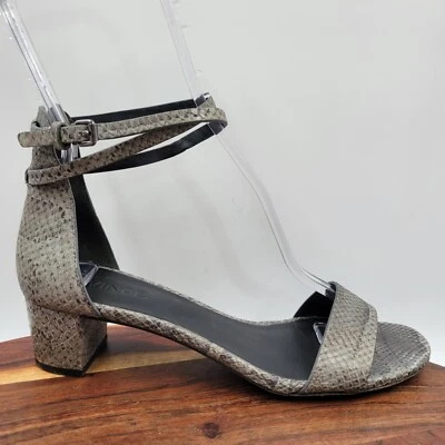 Zapatos de tacón Vince para mujer 7M gris cuero serpiente tiras bloque sandalias hebilla Foto 1 de 4