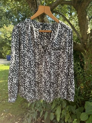 H&M UK 8 EU 36 Long Sleeve Shirt Blouse Cheetah Print Pullover Satin Feel - Image 1 of 4