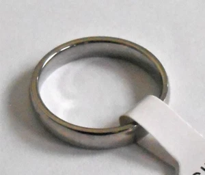 SILVER TONE 'STAINLESS' UNISEX FASHION BAND RING SIZE 10 NWOT - Picture 1 of 2