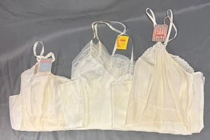 Neu mit Etikett Neu aus altem Lagerbestand Paket mit 3 Vintage-Dessous-Kleidern volle Slips Lorraine Corette IST-ZUSTAND - Bild 1 von 7