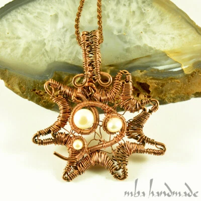 Pingente de madrepérola genuíno - Fio de cobre envelhecido embrulhado - Joias exclusivas - Imagem 1 de 4