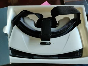 Gear VR 60FPS 3D Spatial Sound White SM-R322NZWAXAR White Open Box - Picture 1 of 5