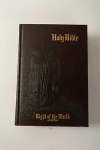Bible Light of the World Edition (UD3) Illustrated (JSF6) 1954 Old New Testament - Foto 1 di 17
