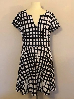 Soprano Brand - Black & White Mini Geometric Dress (Size Large) - Image 1 of 4