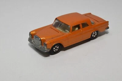 B8 1:64 3 ZOLL MATCHBOX LESNEY SUPERFAST 46 MERCEDES-BENZ 300 SE 300SE EXC. - Bild 1 von 4