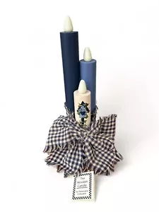 Vela triple cónica de madera que brilla en la oscuridad decoración del país pizarra azul pintada a mano - Imagen 1 de 4