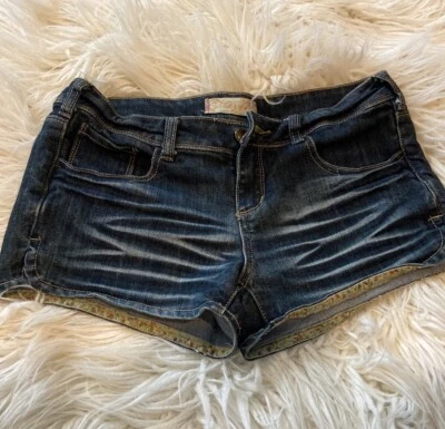 Vanilla Star size 5 jean short shorts with floral edging detail - Image 1 of 4