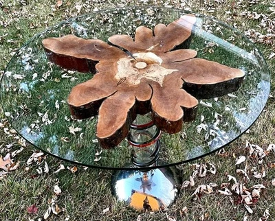 Mesa auxiliar vintage única de vidrio/madera artística con tapa redonda de vidrio Foto 1 de 4