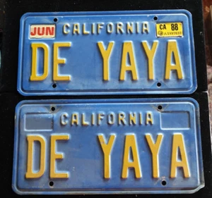 Vintage Orig. Matching California License Plate Vanity Pair "DE YAYA" 1988 - Picture 1 of 2