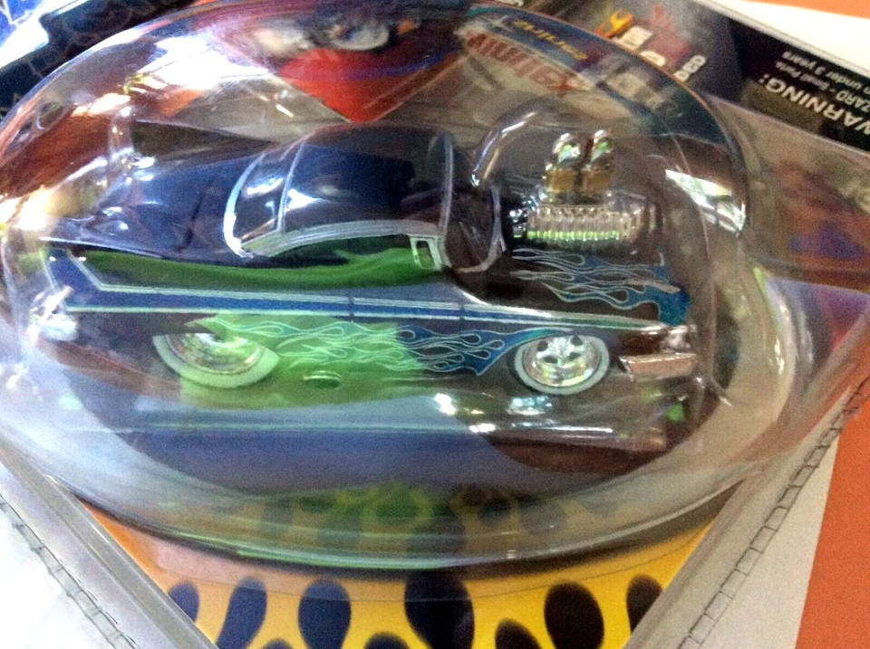 THE ORIGINAL MUSCLE MACHINES 1958 PLYMOUTH FURY 1:64 FUNDIDO A PRESIÓN 58 FURY  Foto 1 de 3