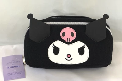 Bolso de Cosméticos de Maquillaje Impressions Sanrio Kuromi Desplegable Viaje Imitación Sherpa RARO NUEVO CON ETIQUETAS Foto 1 de 4