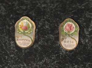 Zwei kleine 1900 Standard Perfumes Company NY Flakon Etiketten Rose & Pompeia 1,75x1 - Bild 1 von 4