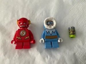 LEGO The Flash Piernas Cortas y Capitán Frío Minifiguras - Imagen 1 de 1