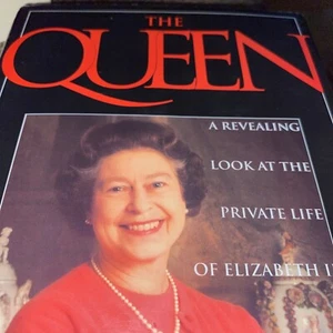 The Queen Douglas Keay 1992 1st US ed HC DJ Elizabeth II - Foto 1 di 11