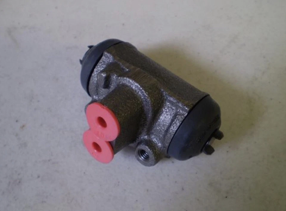 Right Rear Wheel Cylinder Fits Suzuki Carry DB71T DB51T DC51T DD51T Non Dump  - Image 1 of 1