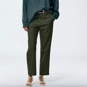 TIBI THE LENNON WOOL TAPERED PLEATED ANKLE PANTS IN EMERALD - 0 - Picture 1 of 11