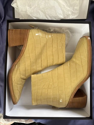 Miista 米色褶皱漆皮靴 40 码 — 第 1/4 张图片