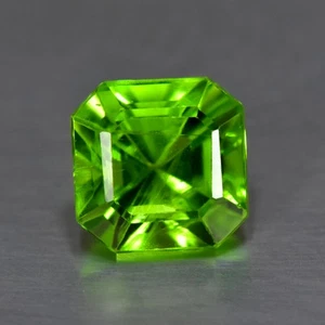 2.00Ct Octagan_Fair Untreated Peridot Gemstone From Pakistan - Picture 1 of 1