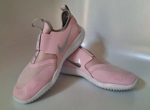 Scarpa da palestra Nike Flex Runner GS rosa schiuma argento metallizzato da donna taglia 6,5 - Foto 1 di 7