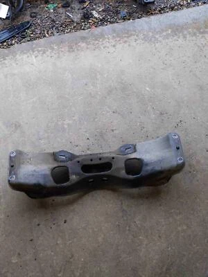 2003 2004 Subaru Outback 2003-2006 Subaru Baja travesaño delantero OEM 20101AE04A Foto 1 de 3