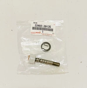 New Genuine OEM Toyota 84-92 4Runner Pickup Speedometer Driven Gear 33482-39135 - Picture 1 of 1