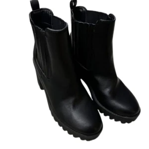 Madden Girl Women Black Chelsea Boots Size 7.5 Chunky Tread Sole Block Heel - Bild 1 von 5