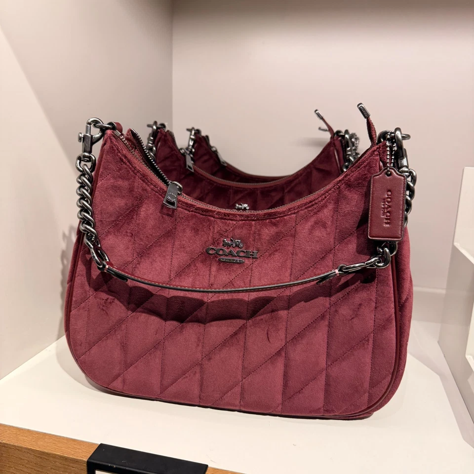 蔻驰Teri水饺包有机棉绗缝CCW69天鹅绒/金属/Burgun — 第 1/4 张图片