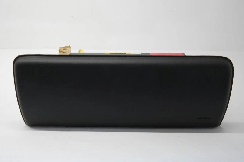 2003-2007 HUMMER H2 PASSENGER FRONT DASH AIRBAG - Image 1 of 4