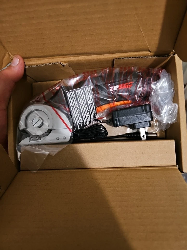 Worx WX082L Zip Snip Cordless Mini Cutter 4V Electric Rotary Scissors ZipSnip - Image 1 of 4