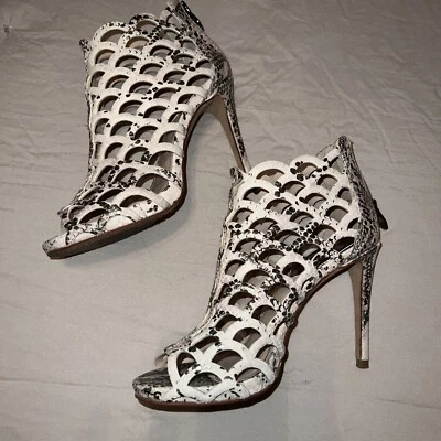 Vince Camuto Womens Alaizah Sandals Ivory Snake Print Leather Size 5.5 - Image 1 of 4