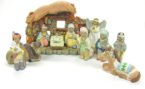 Vintage 12 Piece Ceramic Native American Themed Nativity Holly Tree w/Box LN - Picture 1 of 4