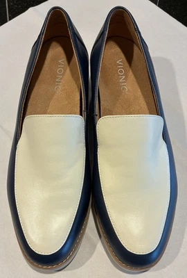 Vionic Kensley Loafer Navy And Cream Leather SZ. 9  Excellent - Image 1 of 4