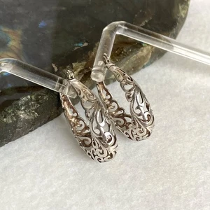 Pendientes de aro ovalados con bisagras perforadas de plata de ley 925 Jezlaine de colección - Imagen 1 de 18