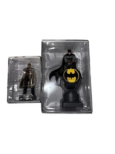 Eaglemoss DC Batman on Bat Signal Figure and Commisioner Gordon Chess Piece - Picture 1 of 3