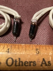 2 Vintage Neon Birnen dunkles Glas gebraucht Radio/Elektronik Restauration 1960-80’er Jahre - Bild 1 von 4