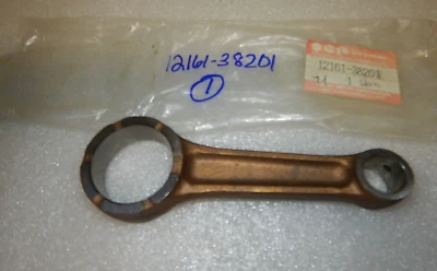12161-38201 SUZUKI OEM BIELA 82-19 TU250 GN250 GZ250 SP250 DR250 LT250E Foto 1 de 4