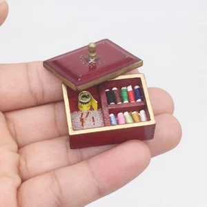 Puppenhaus 1:12 Maßstab Miniatur Victoria Nähbox Vintage Schneider Zubehör - Bild 1 von 5