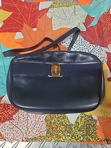 Vintage Salvatore Ferragamo Leder Handtasche Schultertasche schwarz Gancini Italien - Bild 1 von 7