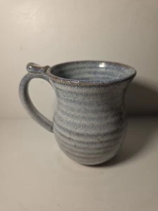 Taza de cerámica Studio esmalte azul grisáceo firmada - Imagen 1 de 9