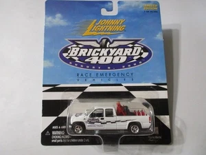 Johnny Lightning Brickyard400 - Race Emergency vehicle pickup with extinguishers - Picture 1 of 4