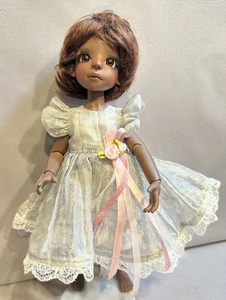 MUÑECA KAYE WIGGS 10" BJD NUEZ MOSCADA ESCULTURA CAFÉ BRONCEADO RESINA CON OREJAS DE HADAS - Imagen 1 de 8