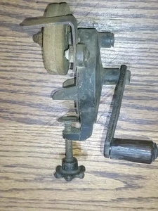 Amoladora de banco de manivela vintage/antigua. Gira bien - Imagen 1 de 10