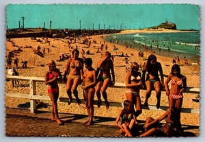 Postcard Nobby's Beach Lighthouse Newcastle NSW Australia Bikini Girls 1975 - Picture 1 of 2