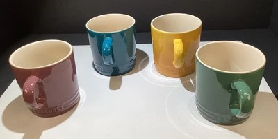 Juego de tazas de té de café Le Creuset, 4 colores surtidos 12 OZ cada una Foto 1 de 4