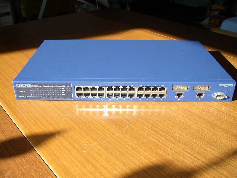 NetGear FSM726S ProSafe 24 Port 10/100 L2 Managed Stackable Switch - Bild 1 von 1